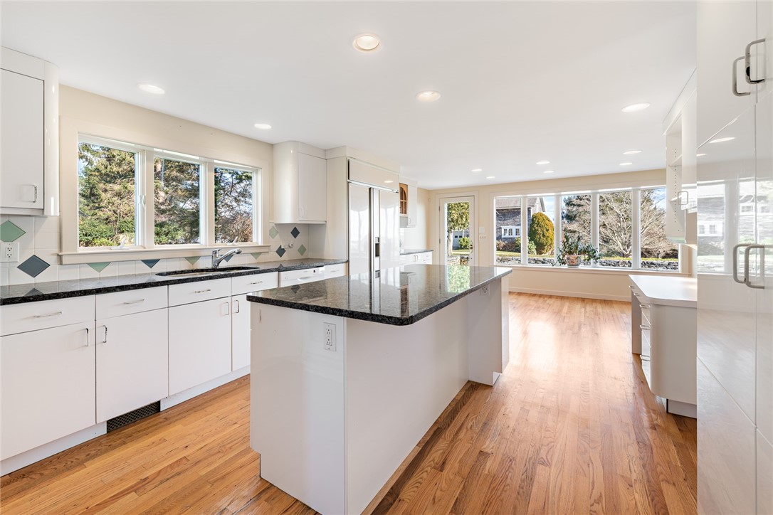 564 River Road Westport, MA 02790 - Photo 12 of 44