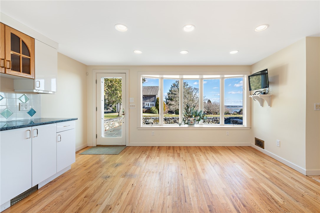 564 River Road Westport, MA 02790 - Photo 13 of 44