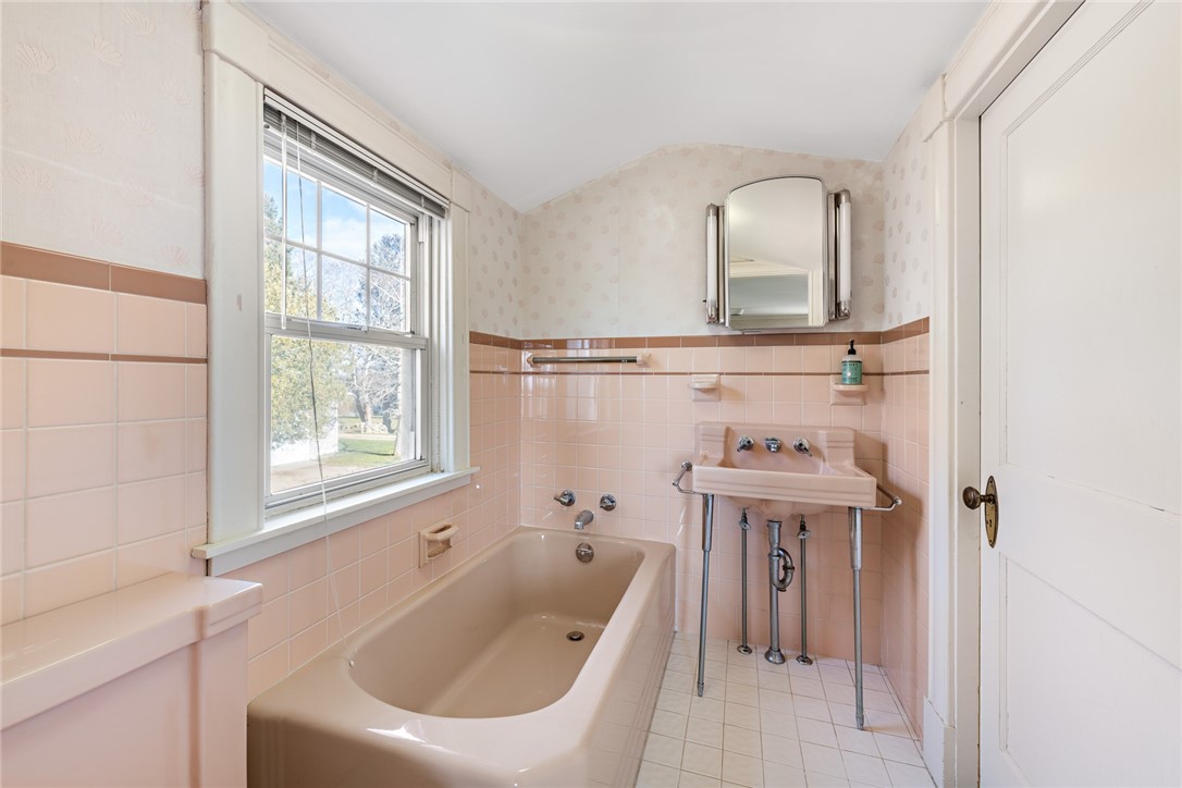 564 River Road Westport, MA 02790 - Photo 21 of 44