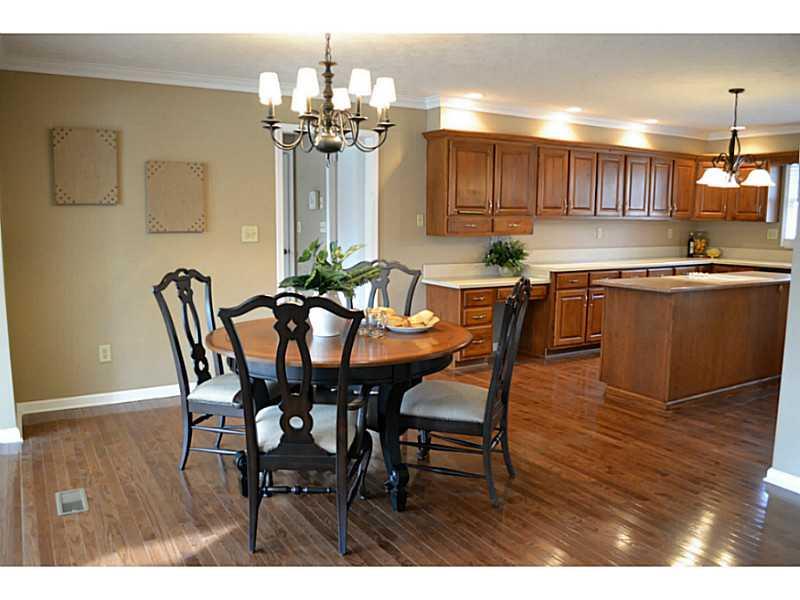 11112 Ditch Road Carmel, IN 46032 - Photo 9 of 24 Gallery Image 9