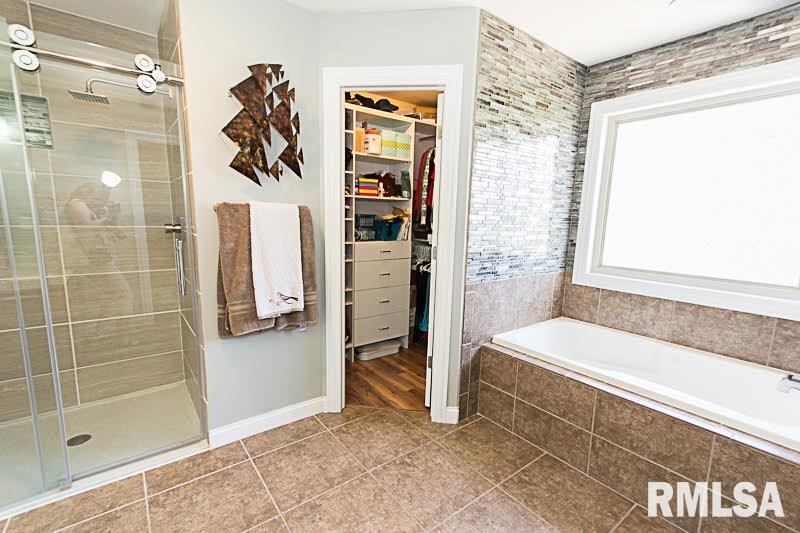 821 Jonathan Street Washington, IL 61571 - Photo 14 of 36 Gallery Image 14