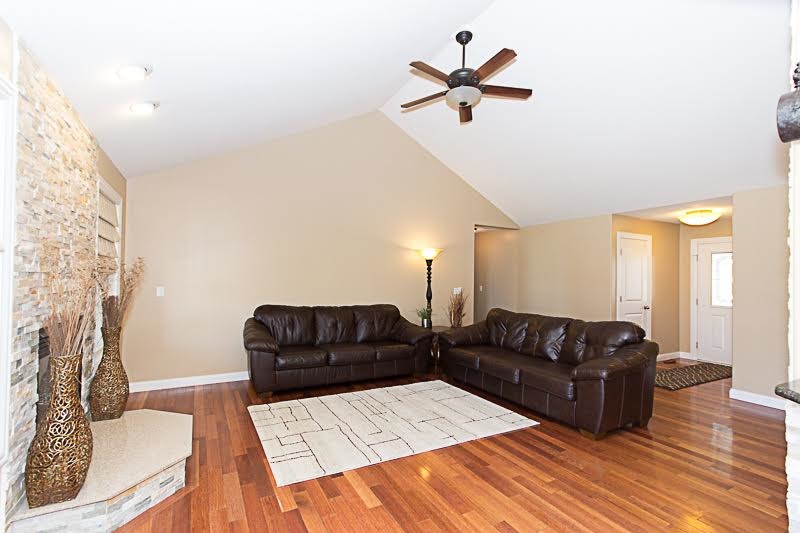 821 Jonathan Street Washington, IL 61571 - Photo 3 of 36 Gallery Image 3