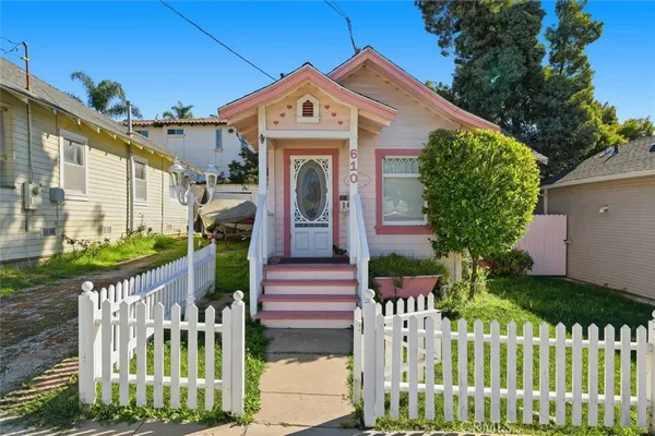 $2,299,000 | 610 Carnelian Street, Redondo Beach, CA 90277