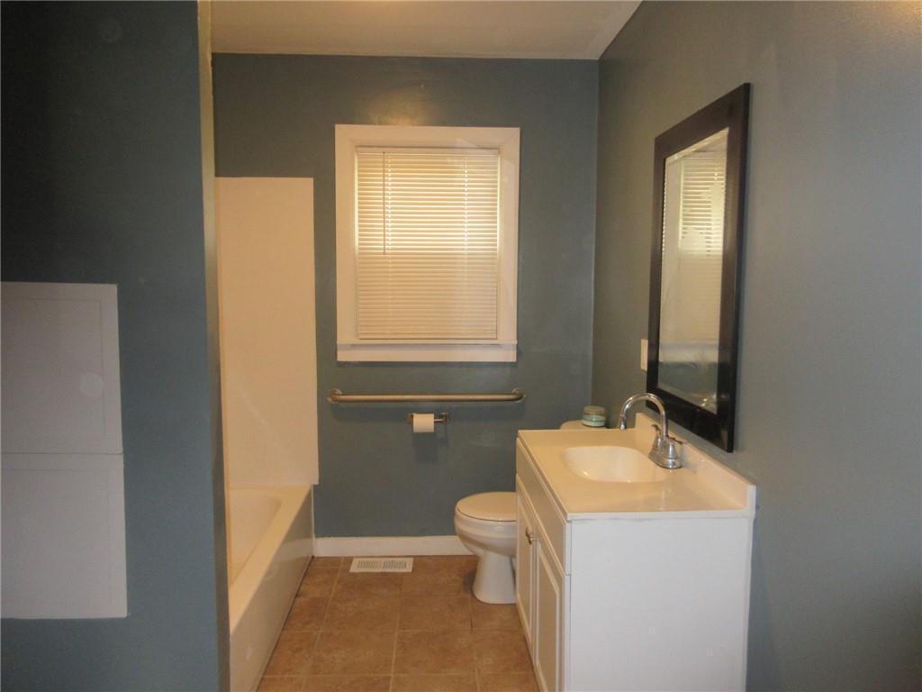 3953 South Scatterfield Road Anderson, IN 46013 - Photo 13 of 22