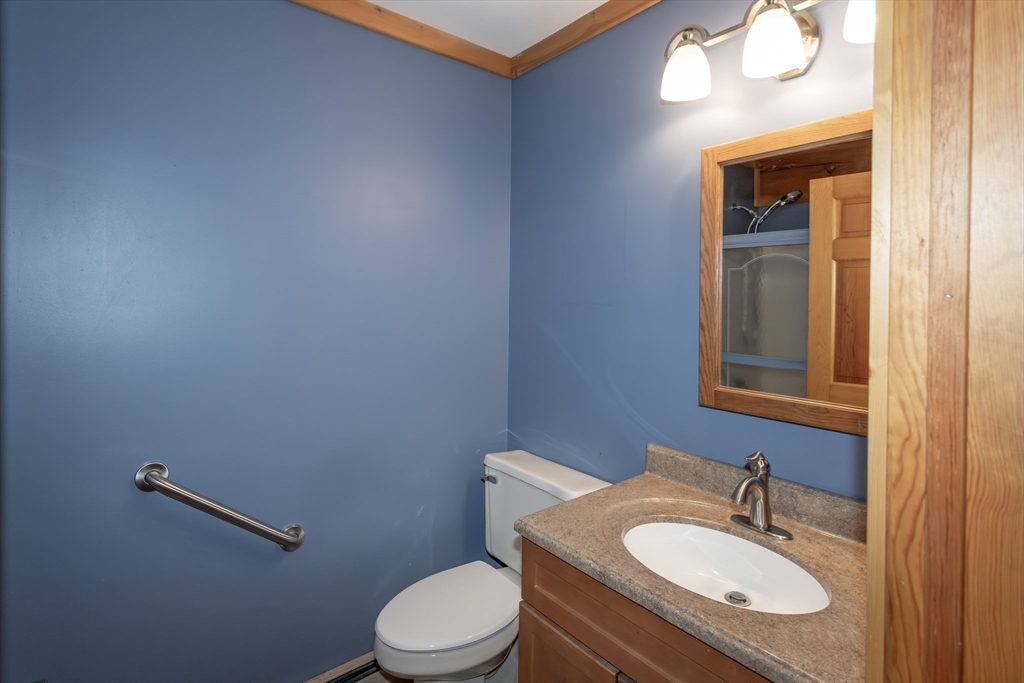 457 Montgomery Road Westfield, MA 01085 - Photo 23 of 38