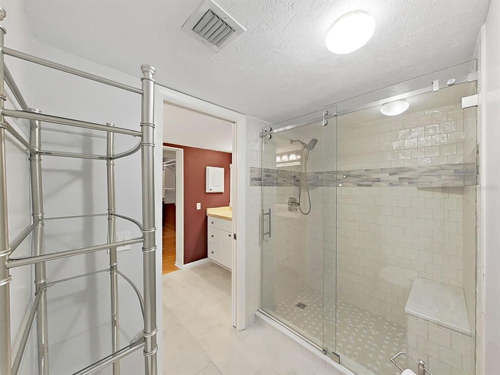 700 Starkey Road, Unit 511 Largo, FL 33771 - Photo 15 of 27 a bathroom with a shower