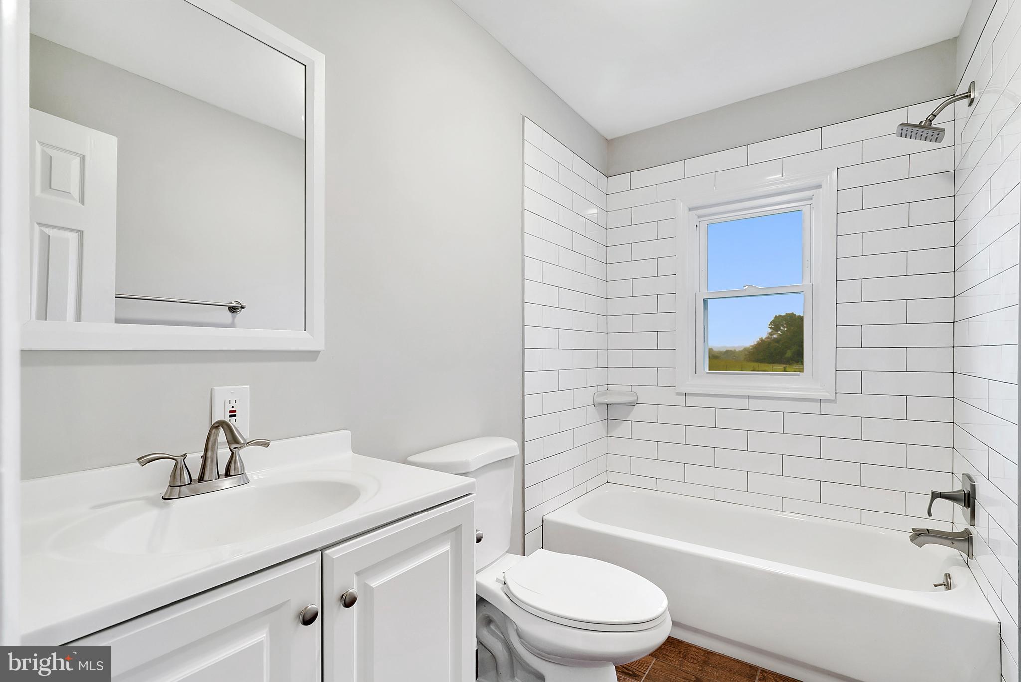 5613 Balls Mill Road Midland, VA 22728 - Photo 4 of 19 Bath