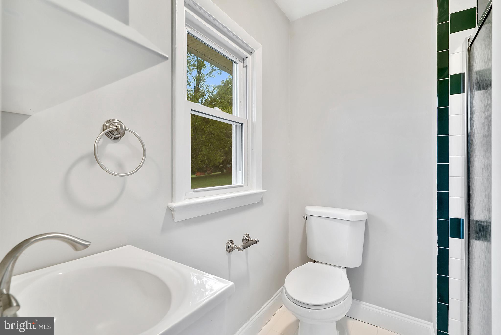 5613 Balls Mill Road Midland, VA 22728 - Photo 9 of 19 Bath