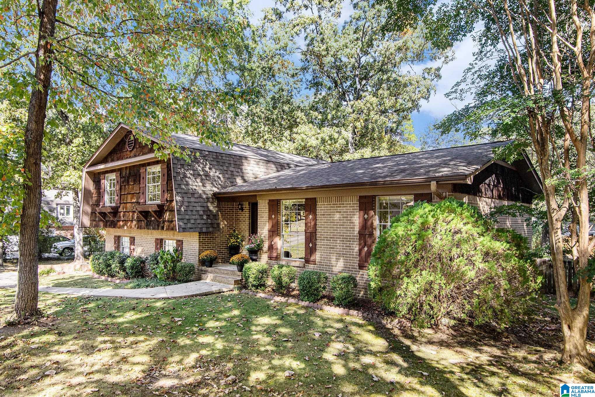 1805 Indian Hills Road Pelham, AL 35124 - Photo 2 of 31