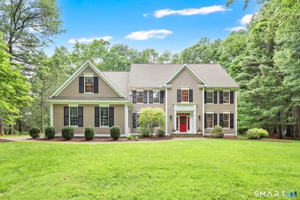 $1,050,000 | 15 Spruce Lane, Simsbury, CT 06089