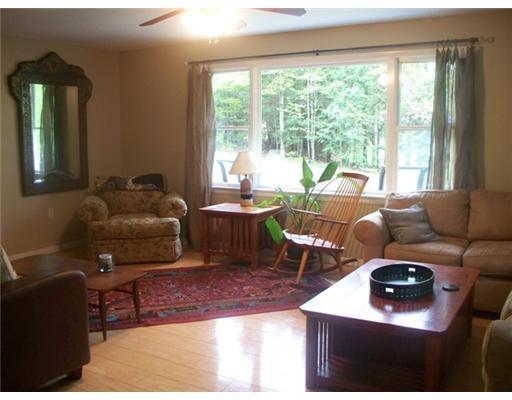 23 Beechwood Road Winthrop, ME 04364 - Photo 8 of 25 Living Room.