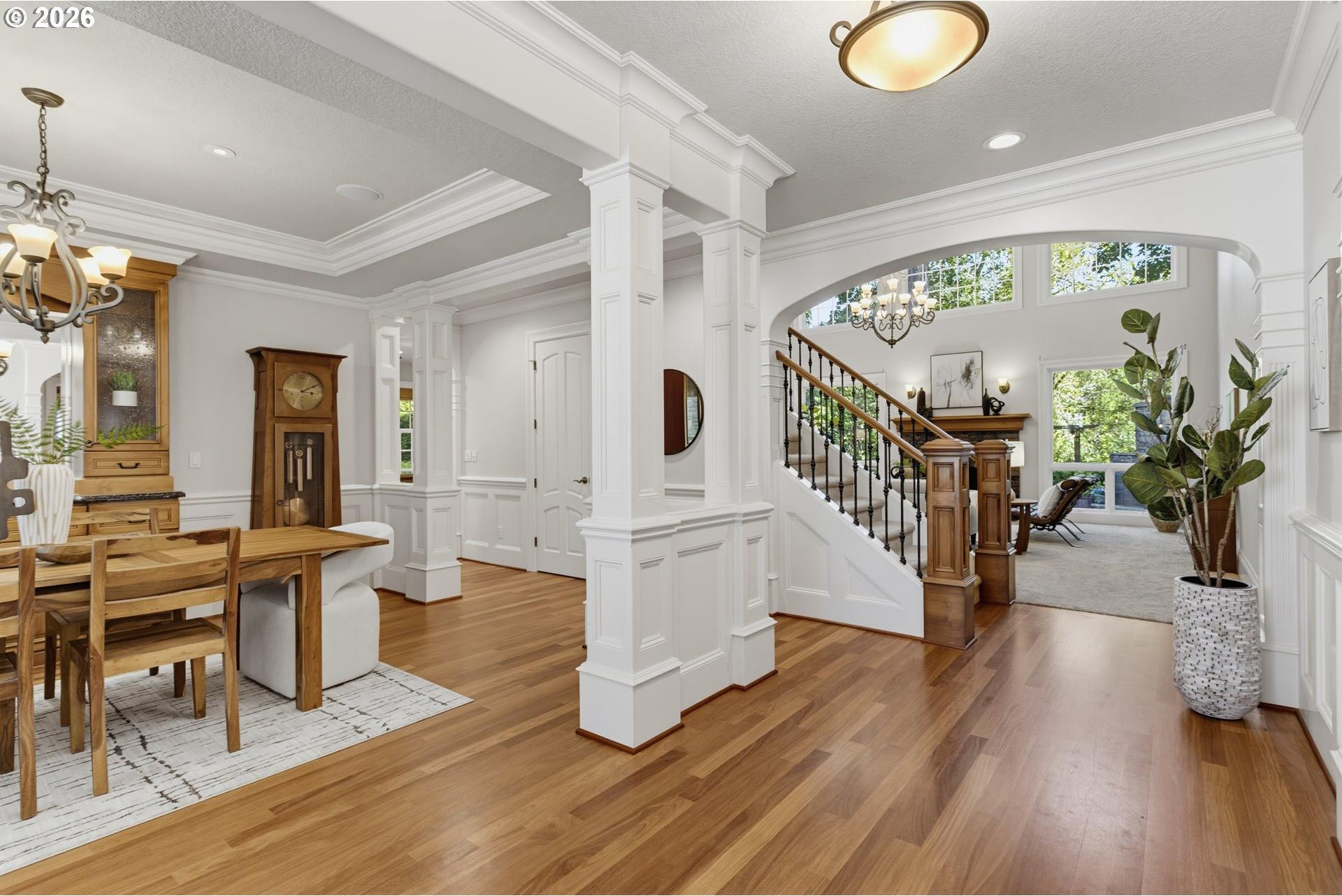 13264 Goodall Road Lake Oswego, OR 97034 - Photo 4 of 46 Entrance/Foyer