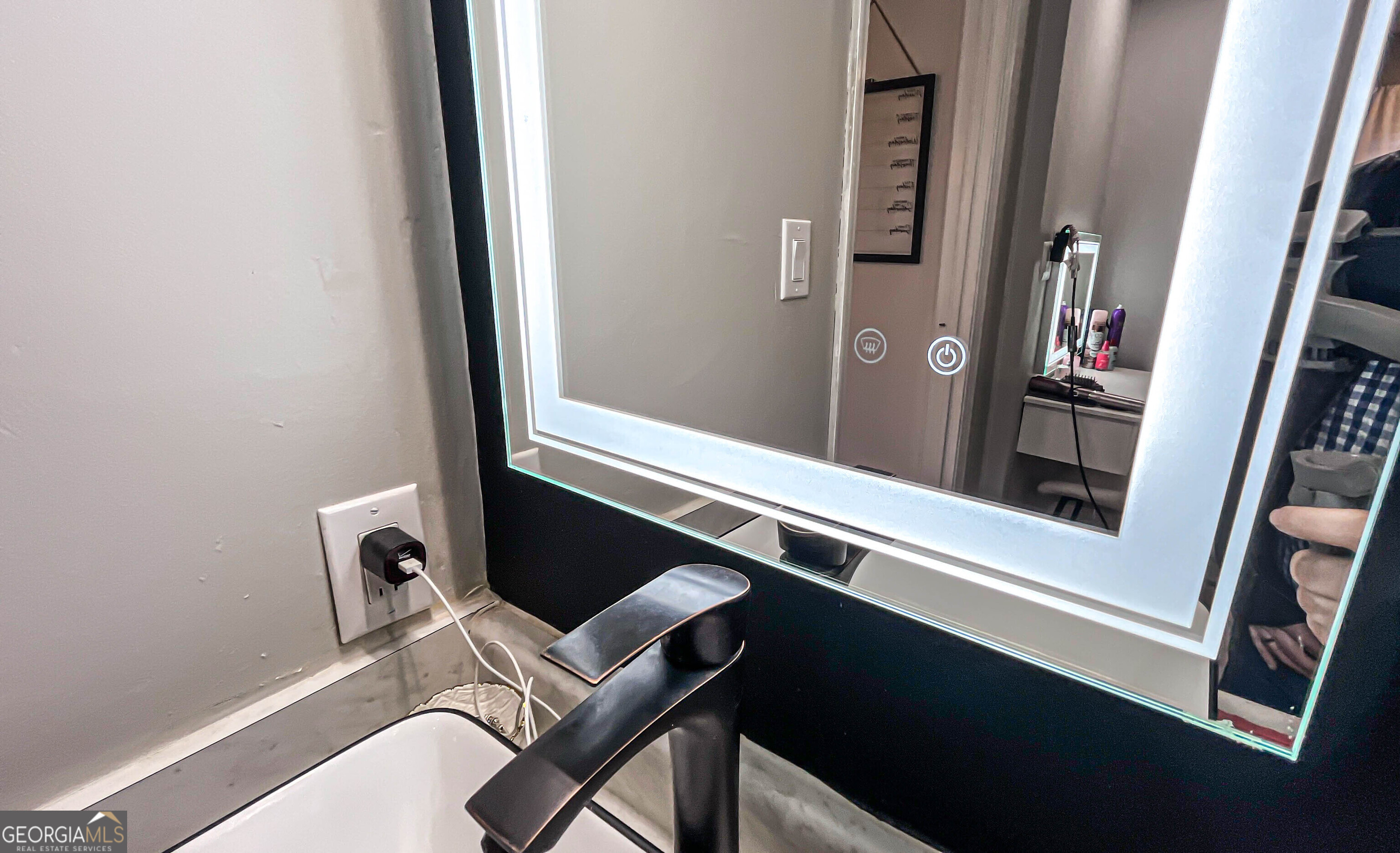 587 Highway 41 Milner, GA 30257 - Photo 57 of 172 a view of an entryway with wooden floor