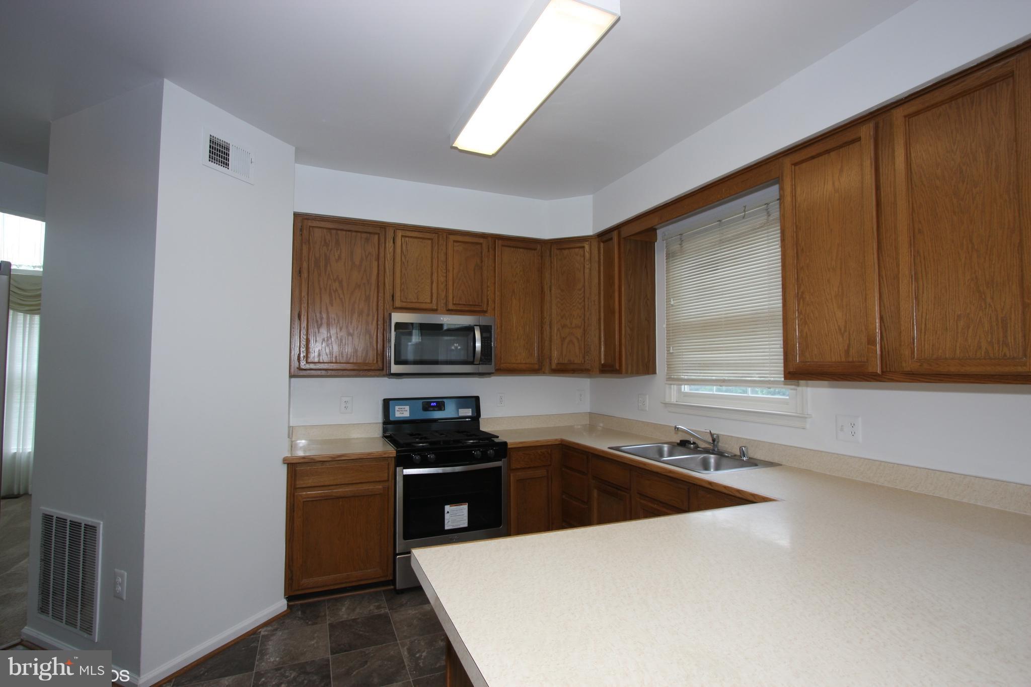 9012 Brae Brooke Drive Lanham, MD 20706 - Photo 9 of 26 Kitchen