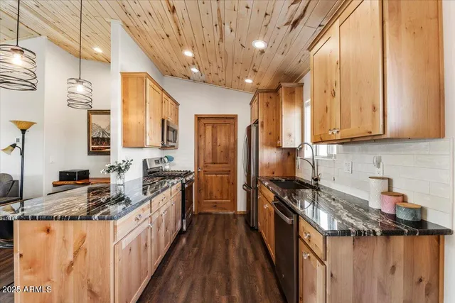 $499,000 | 2321 Quarter Horse Trail, Overgaard, AZ 85933