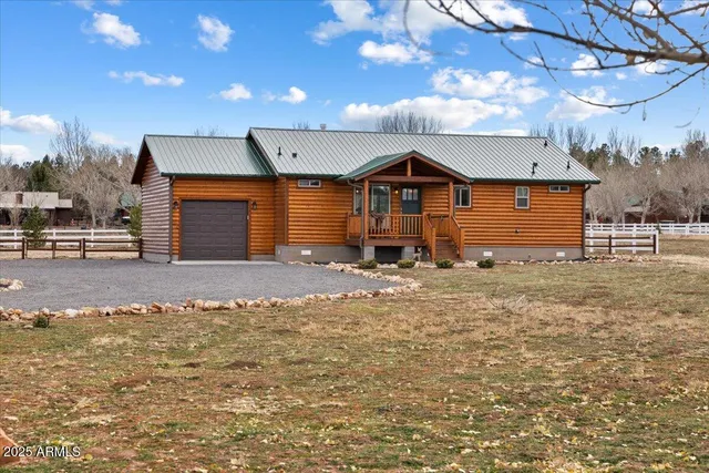 $499,000 | 2321 Quarter Horse Trail, Overgaard, AZ 85933