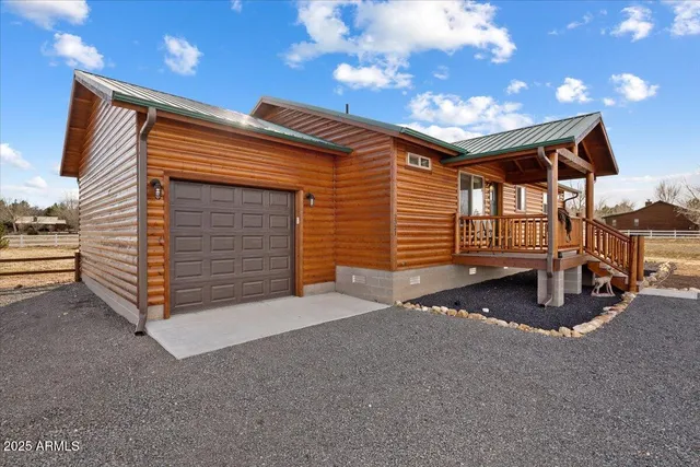 $499,000 | 2321 Quarter Horse Trail, Overgaard, AZ 85933