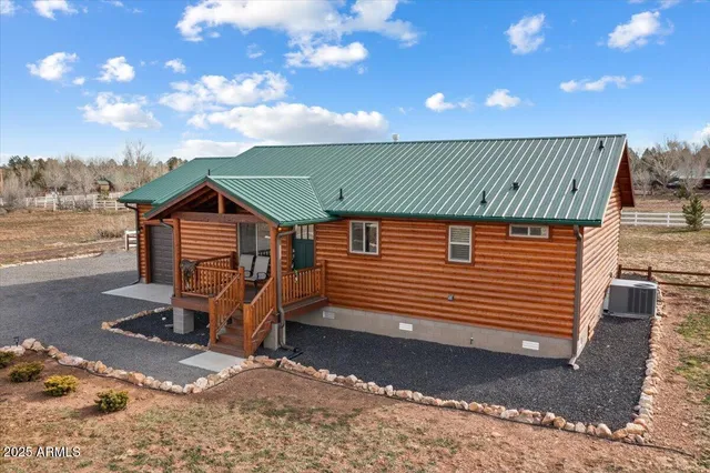 $499,000 | 2321 Quarter Horse Trail, Overgaard, AZ 85933