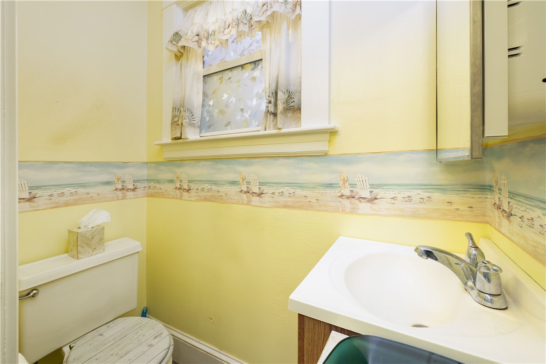 52 Lyndon Road Cranston, RI 02905 - Photo 16 of 42 Gallery Image 16