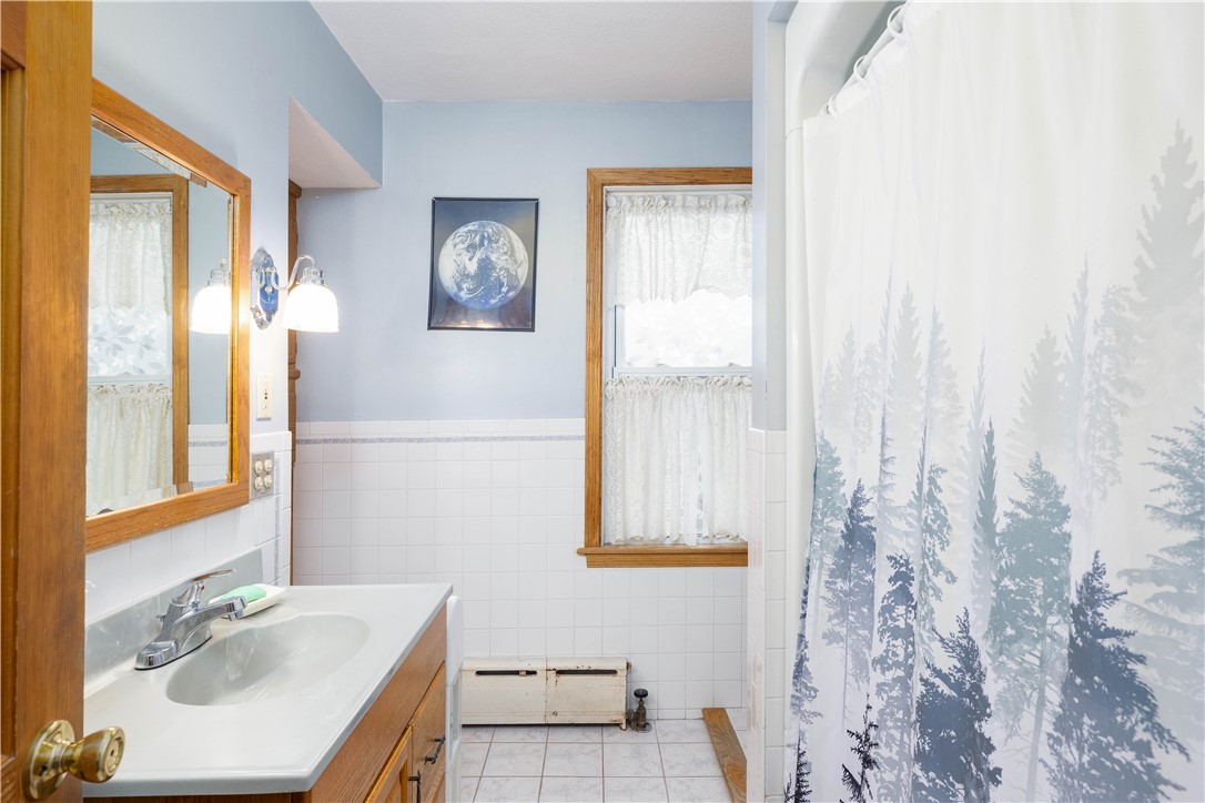 52 Lyndon Road Cranston, RI 02905 - Photo 21 of 42 Gallery Image 21