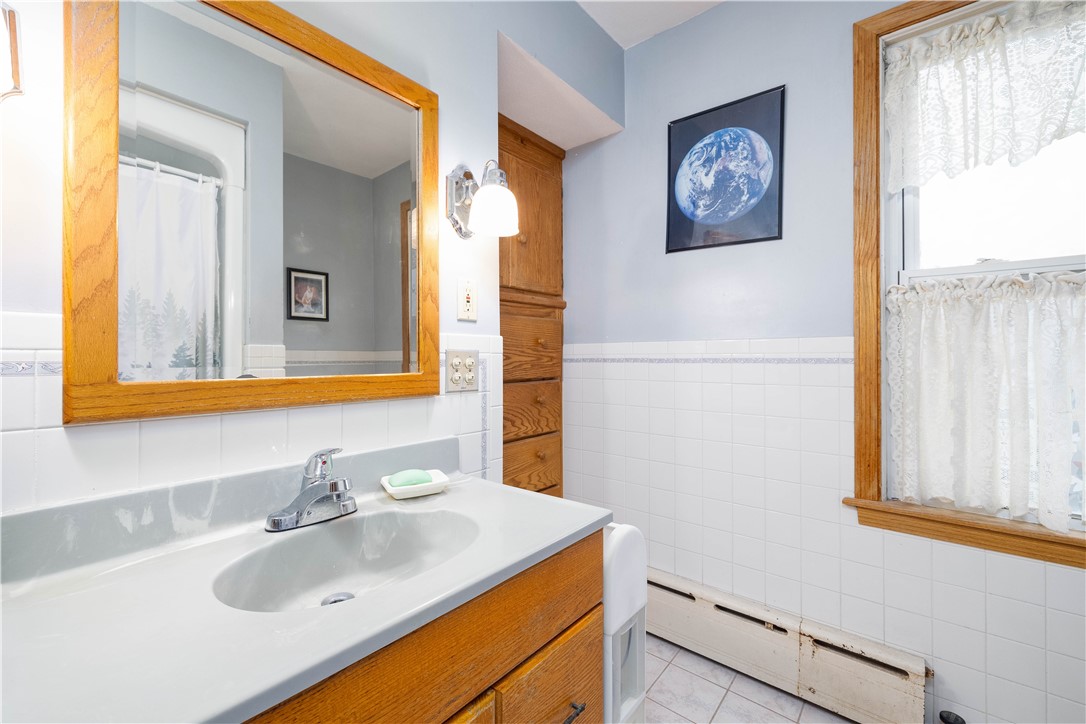 52 Lyndon Road Cranston, RI 02905 - Photo 24 of 42 Gallery Image 24