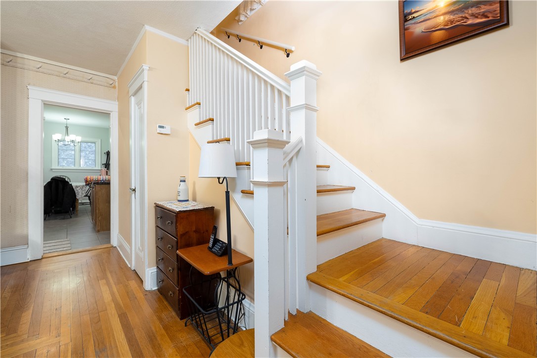 52 Lyndon Road Cranston, RI 02905 - Photo 8 of 42 Gallery Image 8
