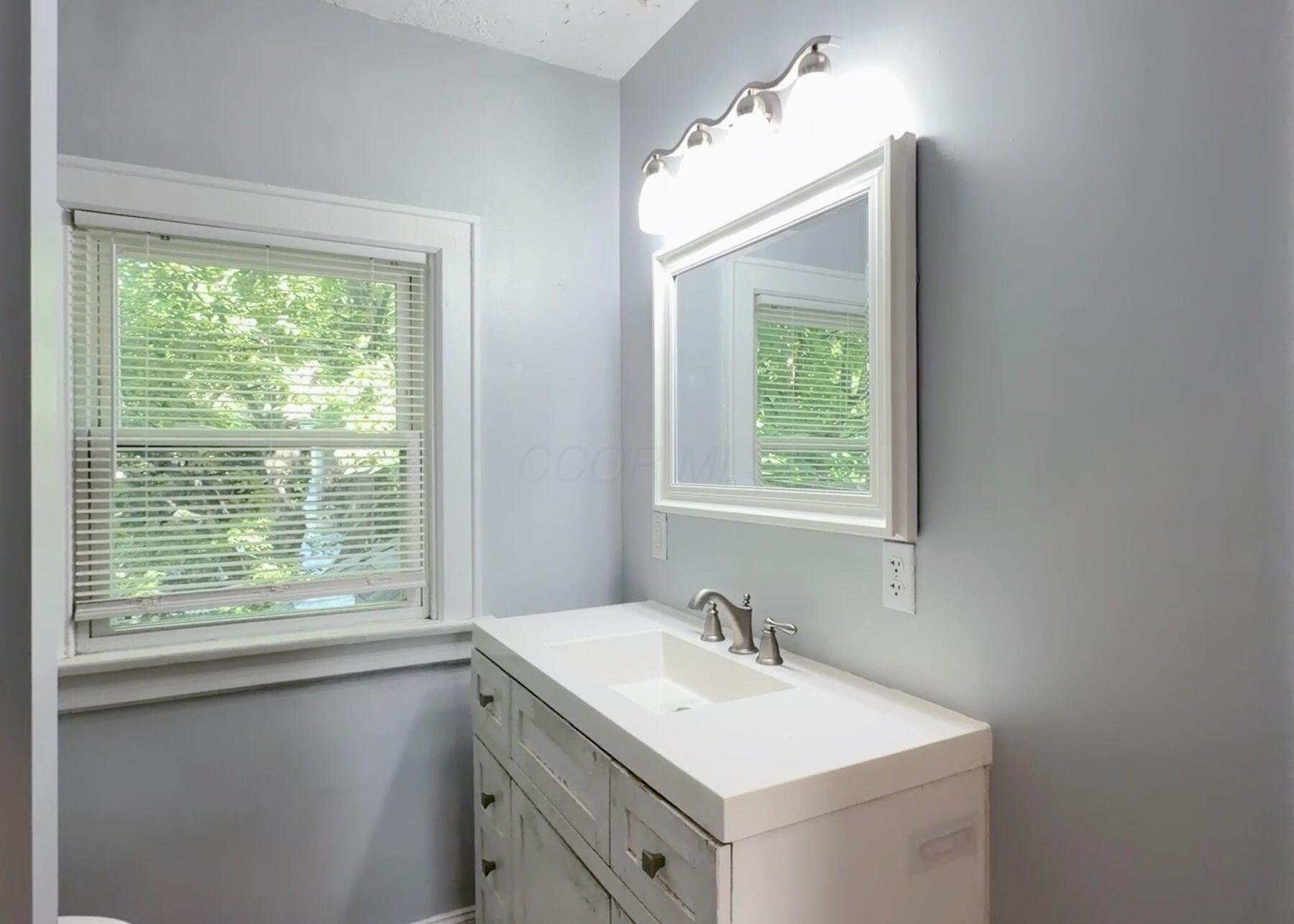 701 Berkeley Road Columbus, OH 43205 - Photo 21 of 57 36-web-or-mls-701 Berkeley Rd-136