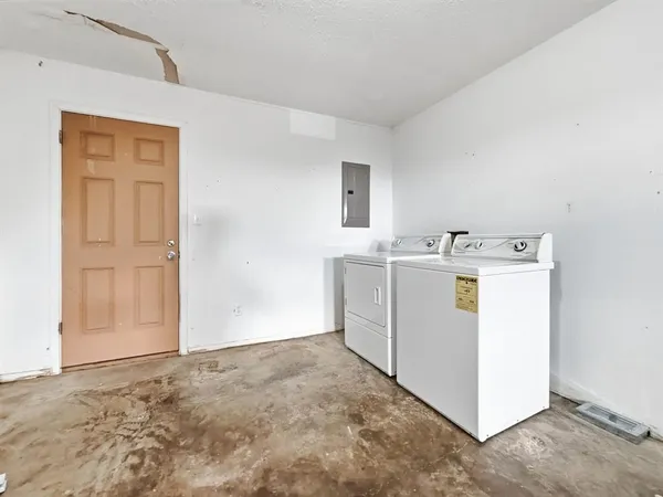 $220,000 | 512 South Williams Street, Hamilton, TX 76531