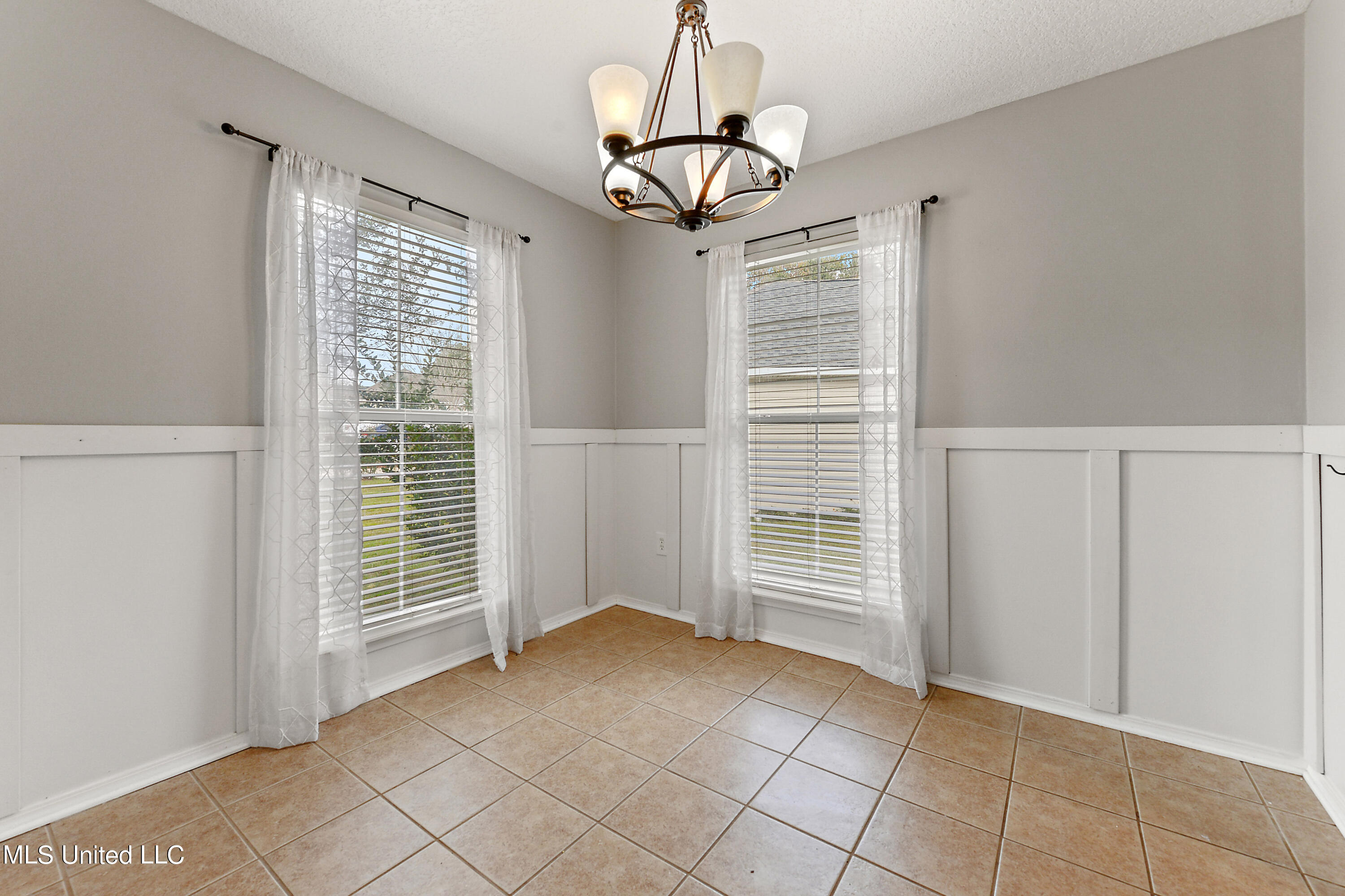 13446 Addison Avenue Gulfport, MS 39503 - Photo 6 of 21 006