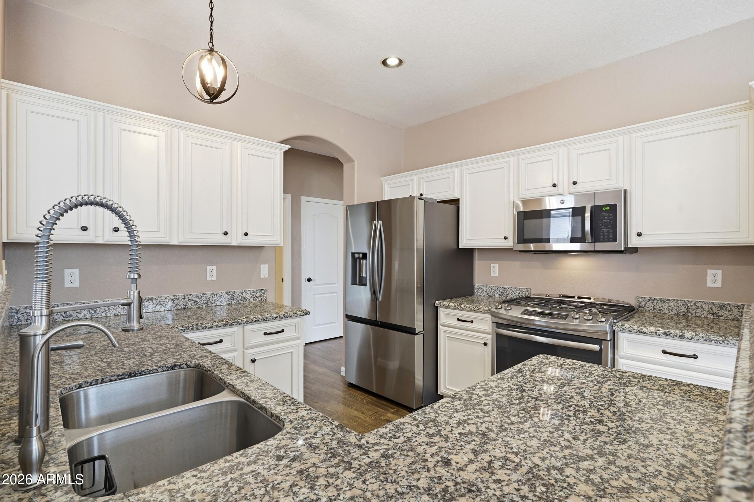 1724 West Deer Creek Road Phoenix, AZ 85045 - Photo 13 of 25