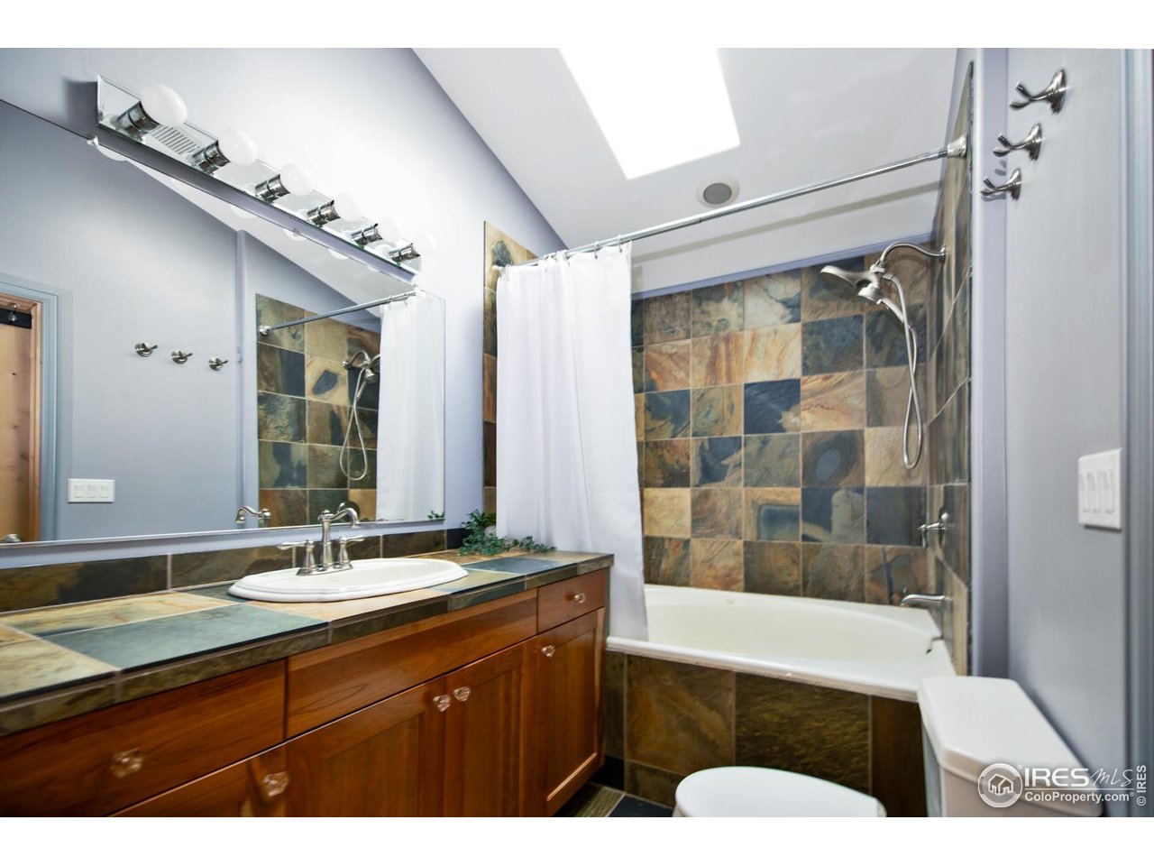 3727 Gamble Gulch Road Black Hawk, CO 80422 - Photo 16 of 30 Jack and Jill bathroom