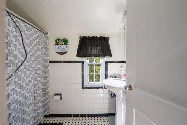 $245,000 | 290 Barclay Avenue, Pittsburgh, PA 15221