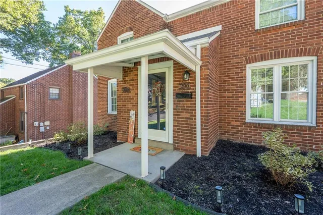 $245,000 | 290 Barclay Avenue, Pittsburgh, PA 15221