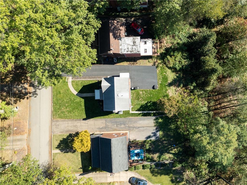 290 Barclay Avenue Pittsburgh, PA 15221 - Photo 27 of 29 an aerial view of a house with a yard