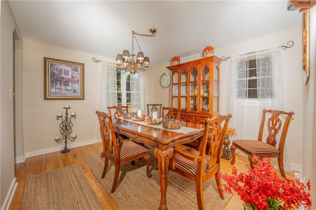 290 Barclay Avenue Pittsburgh, PA 15221 - Photo 10 of 29 a dining room with furniture and window