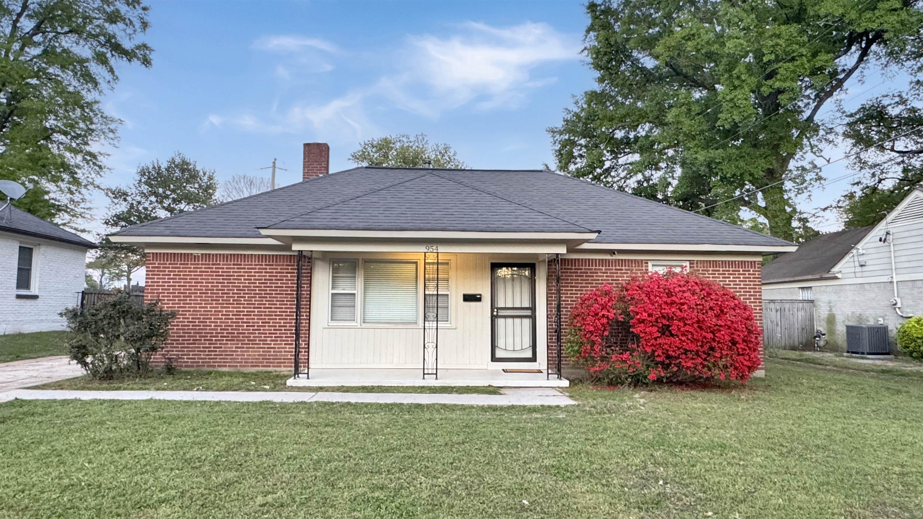 954 Ivy Road Memphis, TN 38117 - Photo 2 of 27