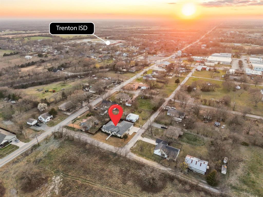 104 4th Street Trenton, TX 75490 - Photo 32 of 33