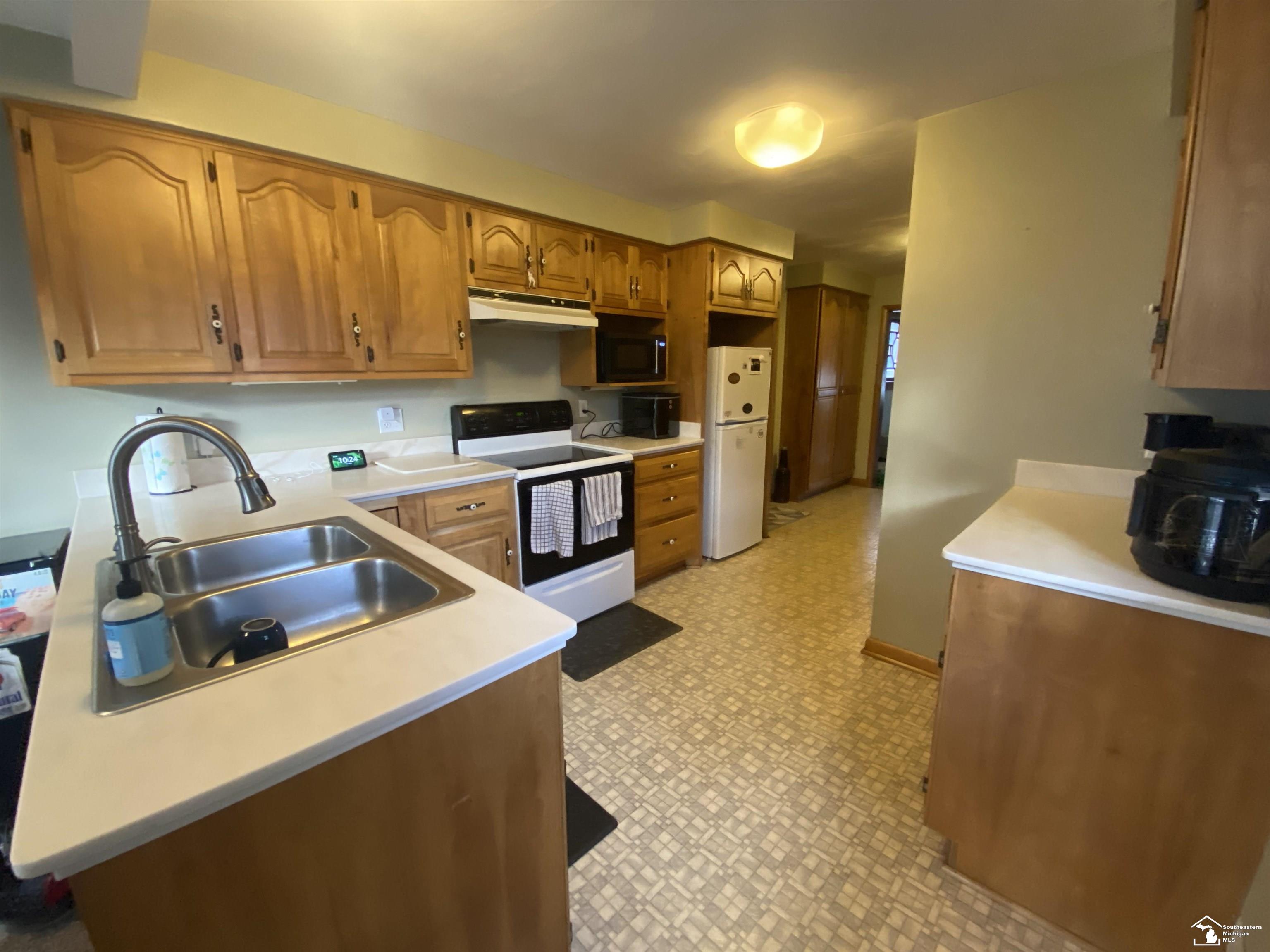 115 Cawley Road Morenci, MI 49256 - Photo 9 of 15 50099113-8.JPG
