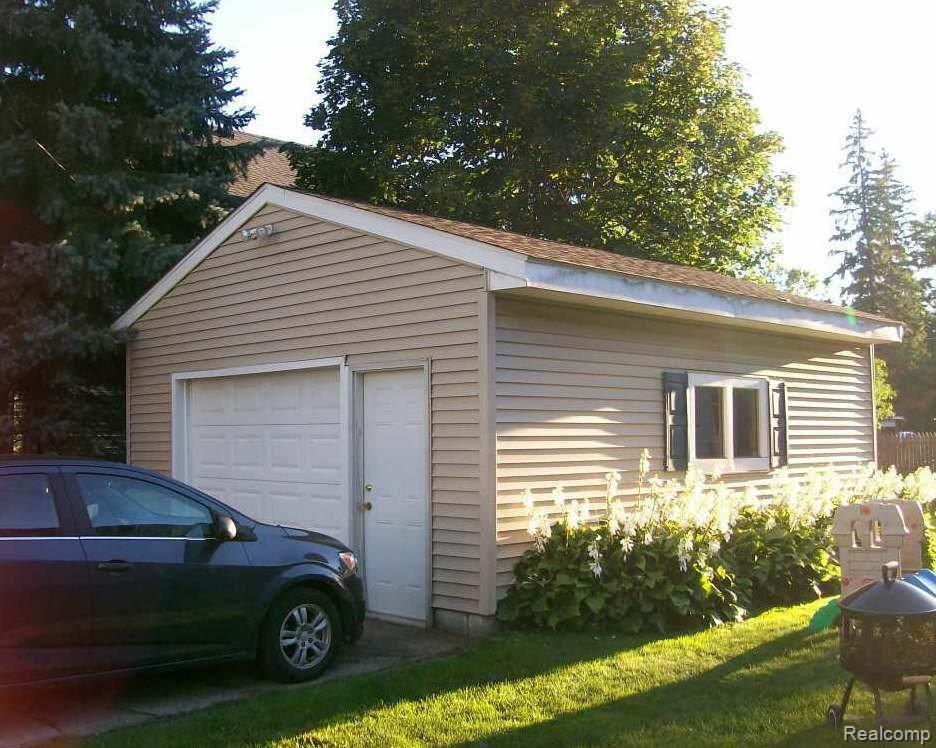 508 East Clinton Street Durand, MI 48429 - Photo 3 of 7 clinton3.jpg