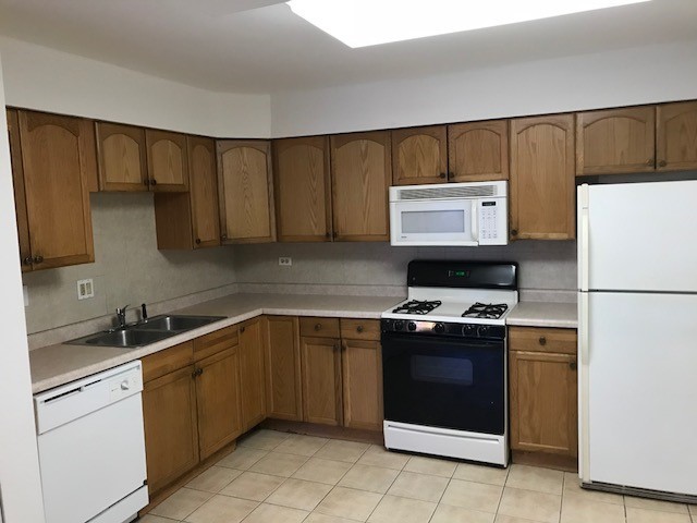 248 East Bailey Road, Unit J Naperville, IL 60565 - Photo 4 of 6 Gallery Image 4