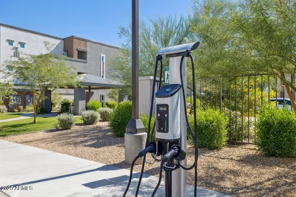 $2,002 | 28201 North Black Canyon Highway, Unit 3, Phoenix, AZ 85085