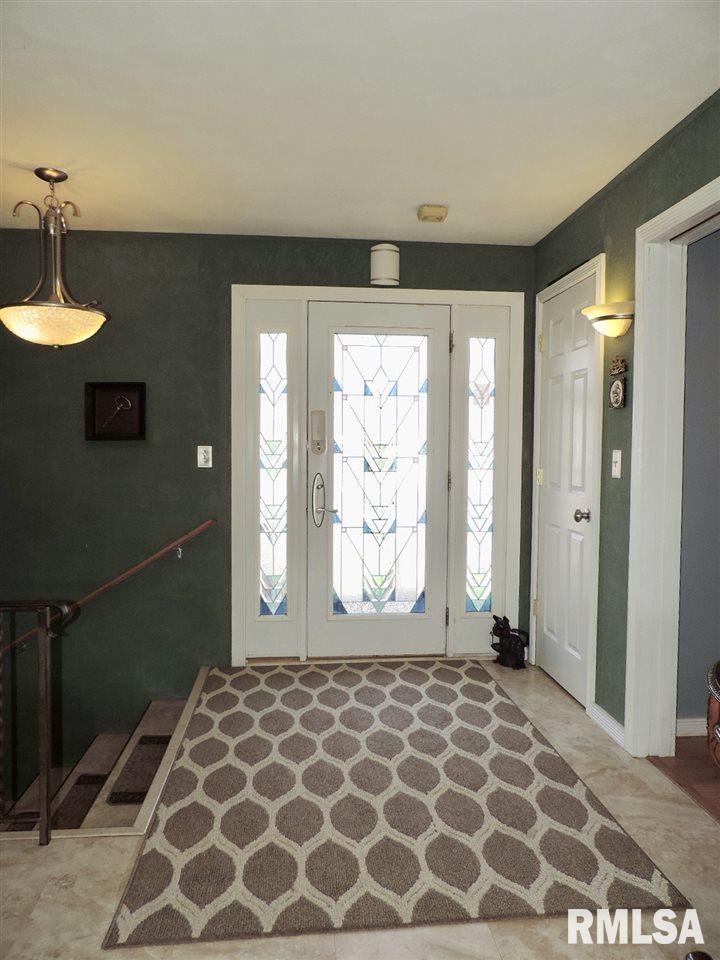 1412 James Road Pekin, IL 61554 - Photo 2 of 30 Gallery Image 2
