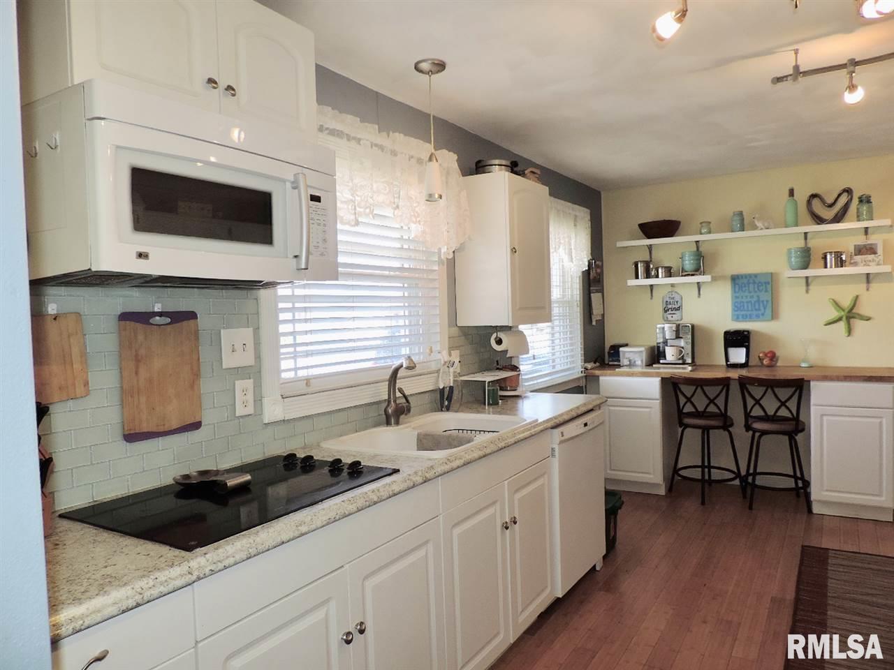 1412 James Road Pekin, IL 61554 - Photo 6 of 30 Gallery Image 6
