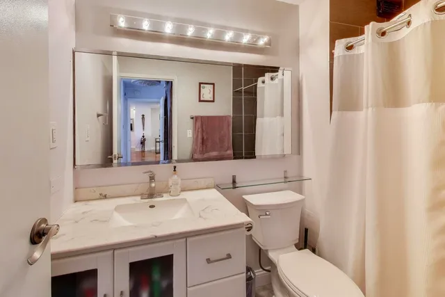 $315,000 | 3150 North Sheridan Road, Unit 4B, Chicago, IL 60657