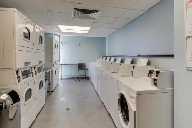 $315,000 | 3150 North Sheridan Road, Unit 4B, Chicago, IL 60657