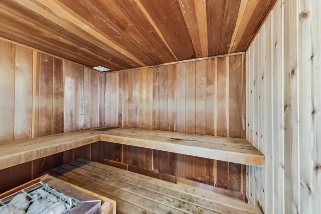 $315,000 | 3150 North Sheridan Road, Unit 4B, Chicago, IL 60657