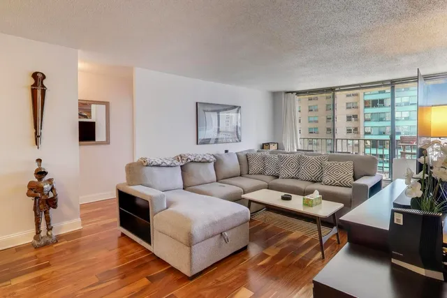 $315,000 | 3150 North Sheridan Road, Unit 4B, Chicago, IL 60657