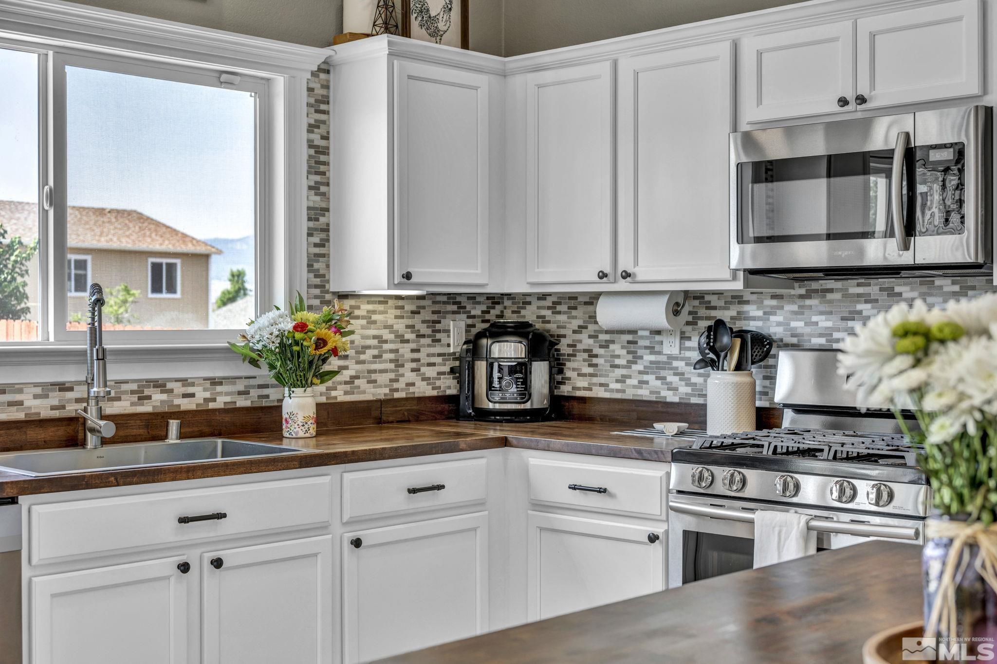 18554 Outpost Court Reno, NV 89508 - Photo 11 of 30 Photo 11