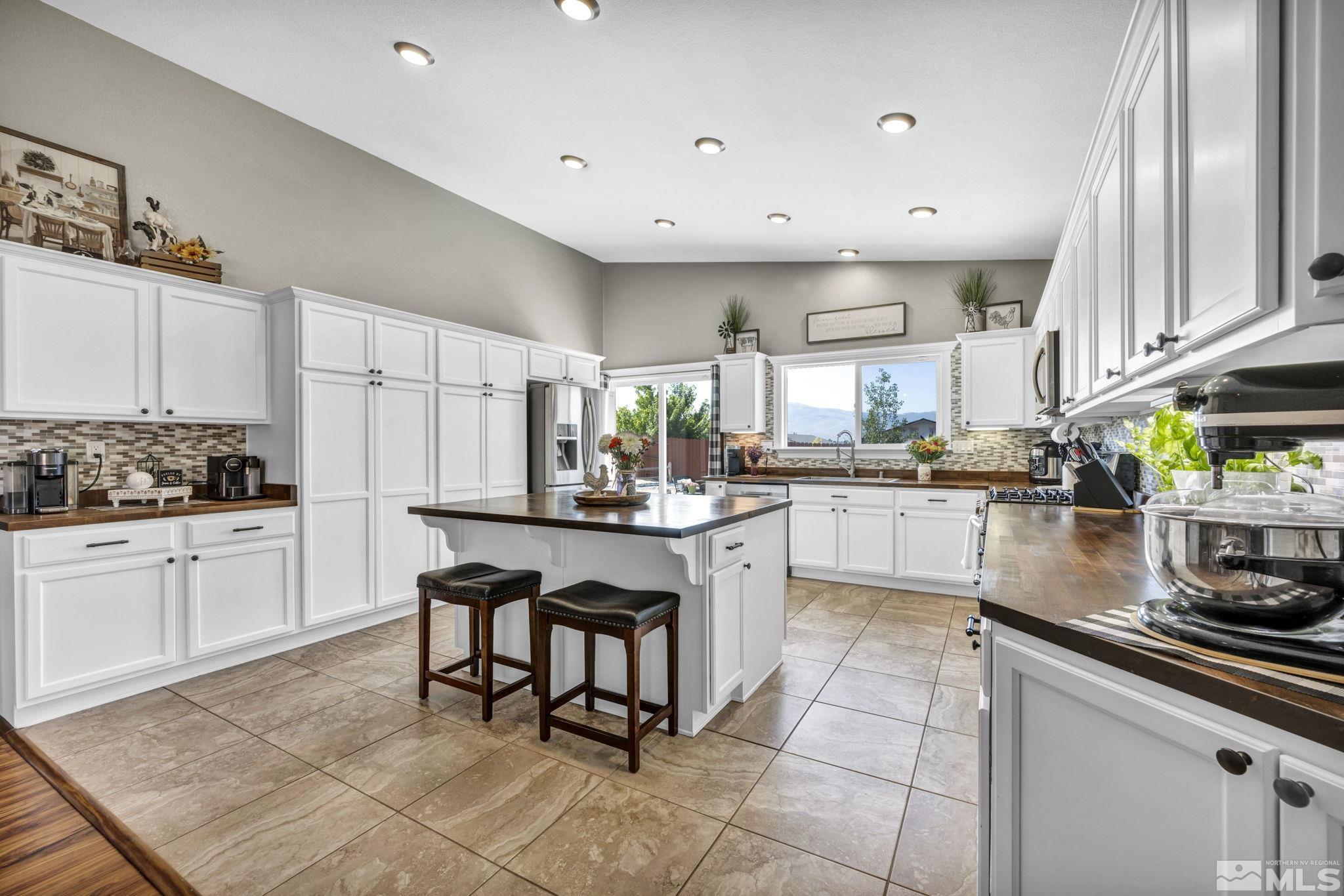 18554 Outpost Court Reno, NV 89508 - Photo 10 of 30 Photo 10