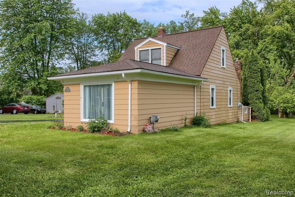 3892 Alida Avenue Rochester Hills, MI 48309 - Photo 2 of 27